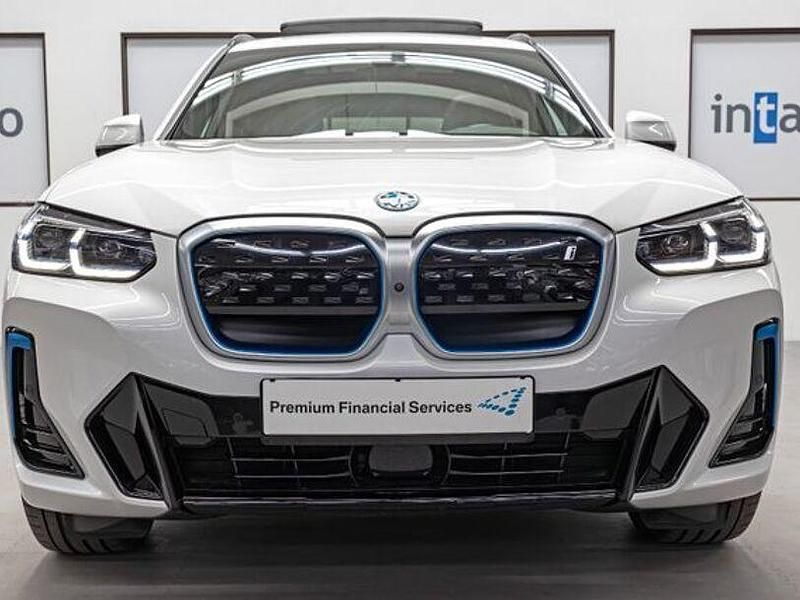 Gebraucht BMW iX3 Impressive 210 kW (286 PS) 2022 Mineralweiss SUV