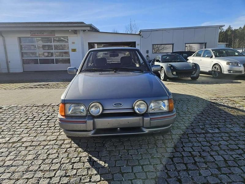Gebraucht Ford Escort 90 PS (66 kW) 1986 Grau Limousine