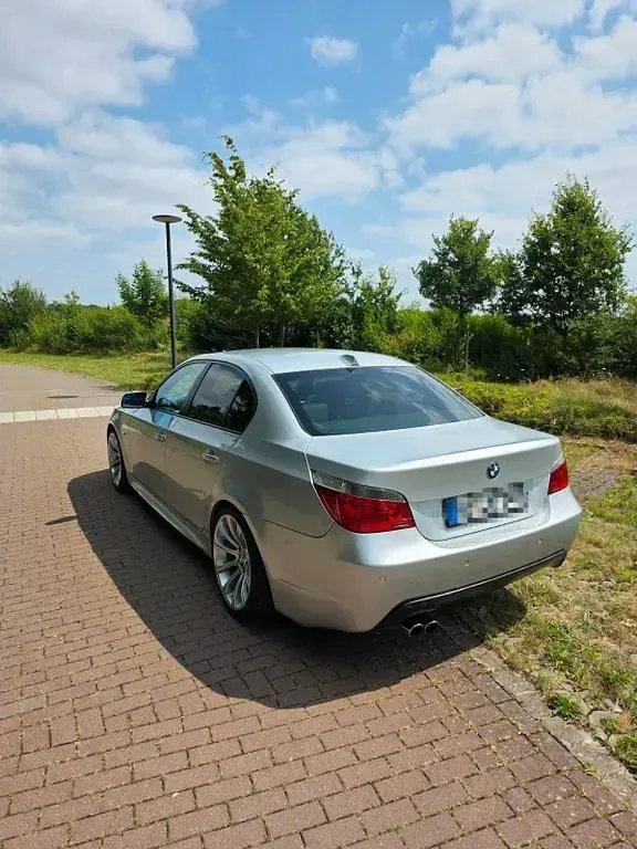Gebraucht BMW 545 M Sport 333 PS (244 kW) 2004 Silber Limousine