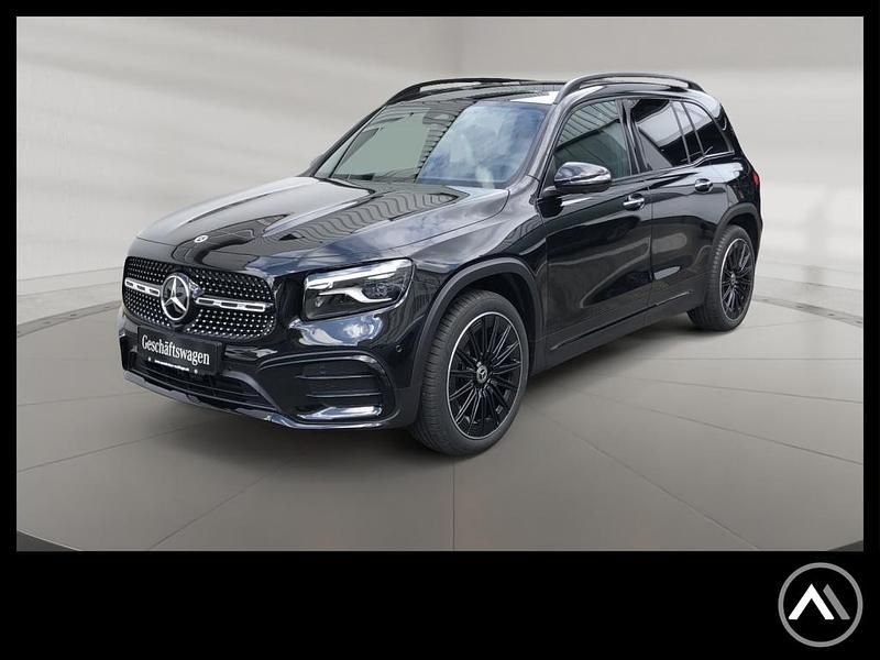 Schwarz metalliclack kosmosschwarz Gebraucht 2025 Mercedes GLB220 SUV | 61.980 € - Bild 1/4