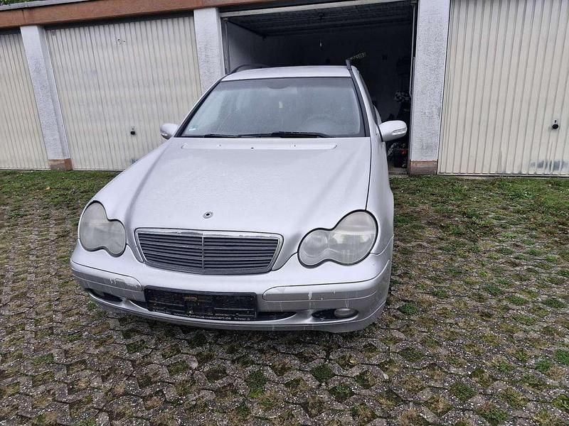 Gebraucht 2004 Mercedes C220 Classic Kombi | 1.000 € (Guter Preis) - Bild 1/4
