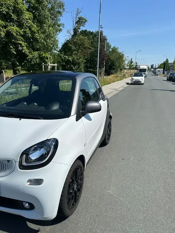 Gebraucht Smart ForTwo Coupé Passion 90 PS (66 kW) 2018 Schwarz Coupé