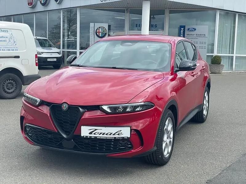 Rot Gebraucht 2023 Alfa Romeo Tonale Sprint SUV | 36.490 € - Bild 1/4