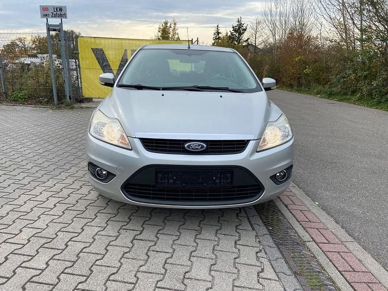 Gebraucht Ford Focus Style 101 PS (74 kW) 2008 Silber Limousine