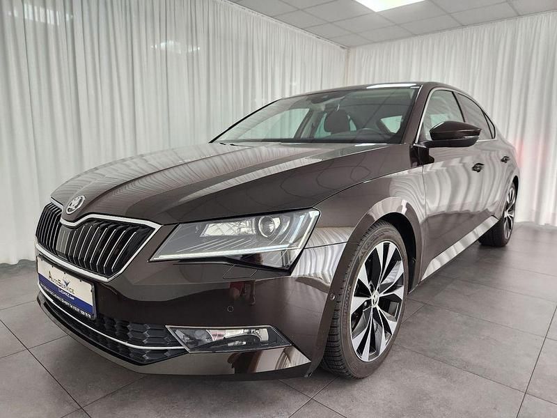 Gebraucht Skoda Superb Style 220 PS (161 kW) 2016 Braun Limousine