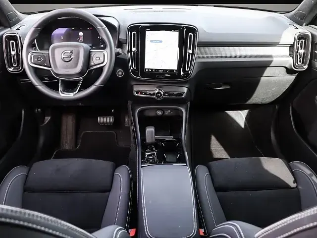 Gebraucht Volvo XC40 Plus 197 PS (144 kW) 2023 Weiß SUV