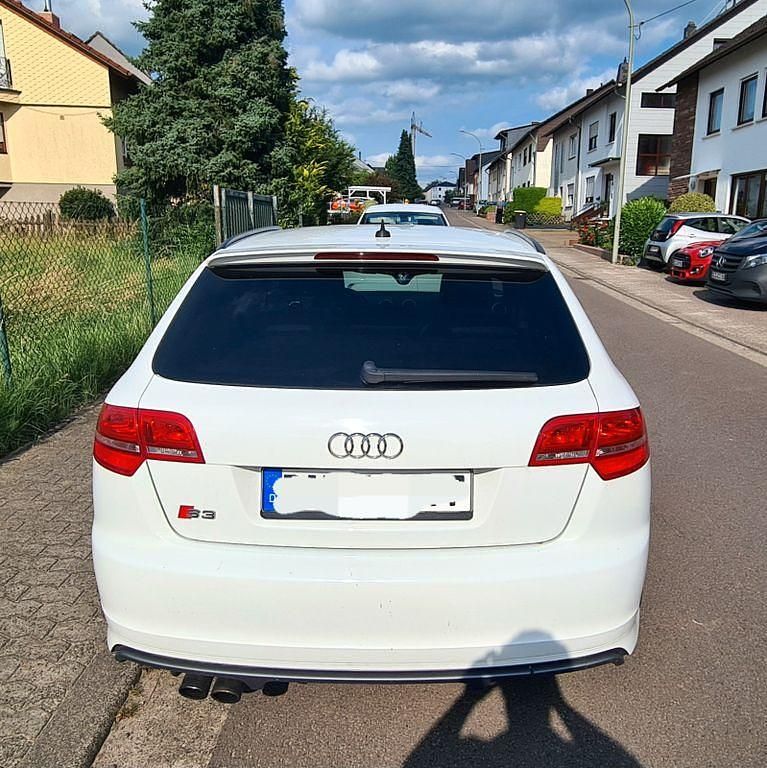 Weiß Gebraucht 2011 Audi S3 Sport Limousine | 10.300 € (Fairer Preis) - Bild 1/4