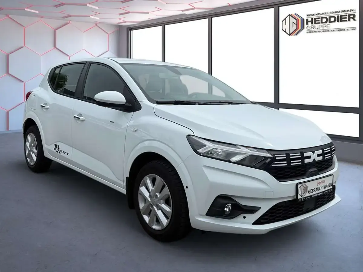 Gebraucht Dacia Sandero Expression 91 PS (66 kW) 2024 Weiß Limousine