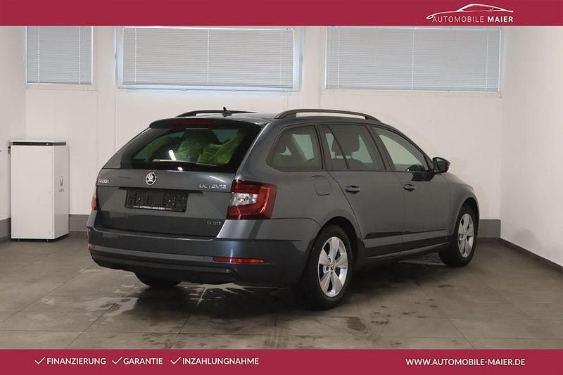 Gebraucht Skoda Octavia G-TEC Tour 131 PS (96 kW) 2020 Grau Limousine