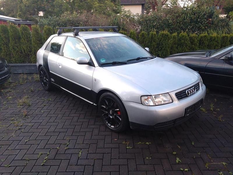 Silber Gebraucht 1998 Audi A3 Attraction Limousine | 1.449 € (Fairer Preis) - Bild 1/4