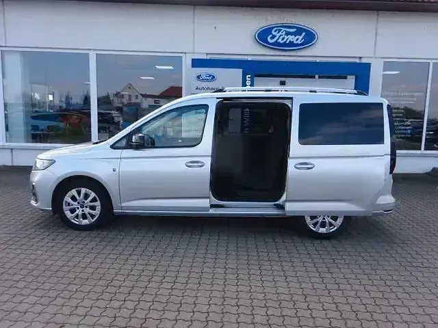 Gebraucht Ford Grand Tourneo Connect Titanium 116 PS (85 kW) 2025 Silber Van / Kleinbus