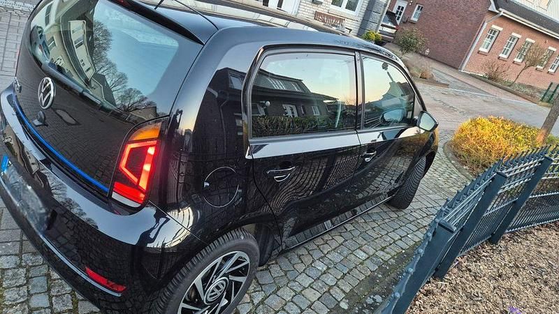 Gebraucht VW e-up! 61 kW (83 PS) 2021 Schwarz Kleinwagen