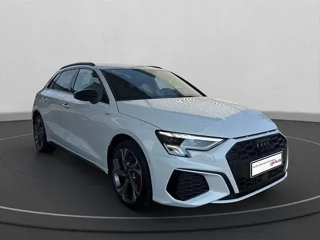 Gebraucht Audi A3 S-Line 150 PS (110 kW) 2023 Gletscherweiss Limousine