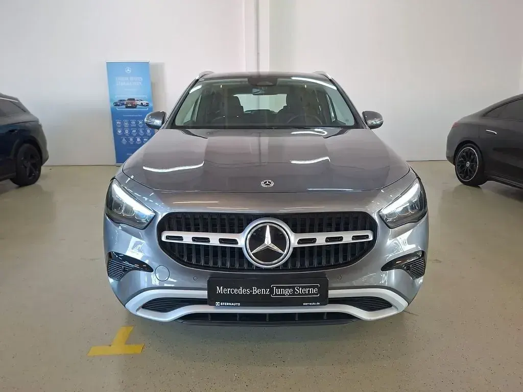 Gebraucht Mercedes GLA200 163 PS (119 kW) 2026 Metalliclack mountaingrau SUV