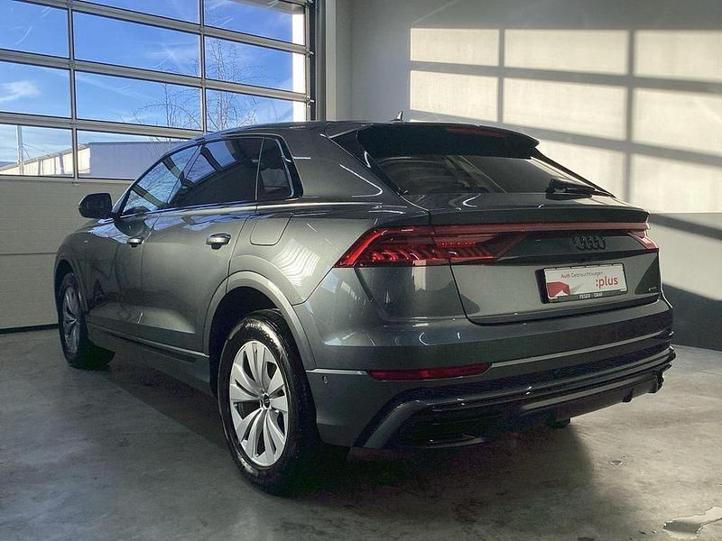 Gebraucht Audi Q8 S-Line 381 PS (280 kW) 2022 Grau SUV