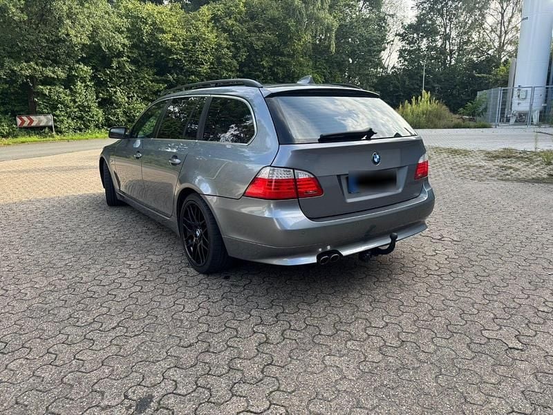 Gebraucht BMW 525 Performance 197 PS (144 kW) 2008 Grau Kombi