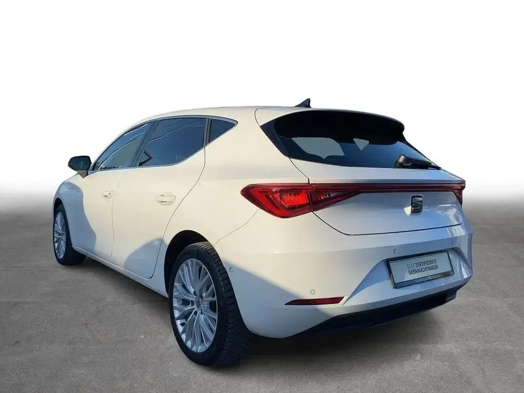 Usado Seat Leon XCELLENCE 204 CV (150 kW) 2023 Blanco Berlina