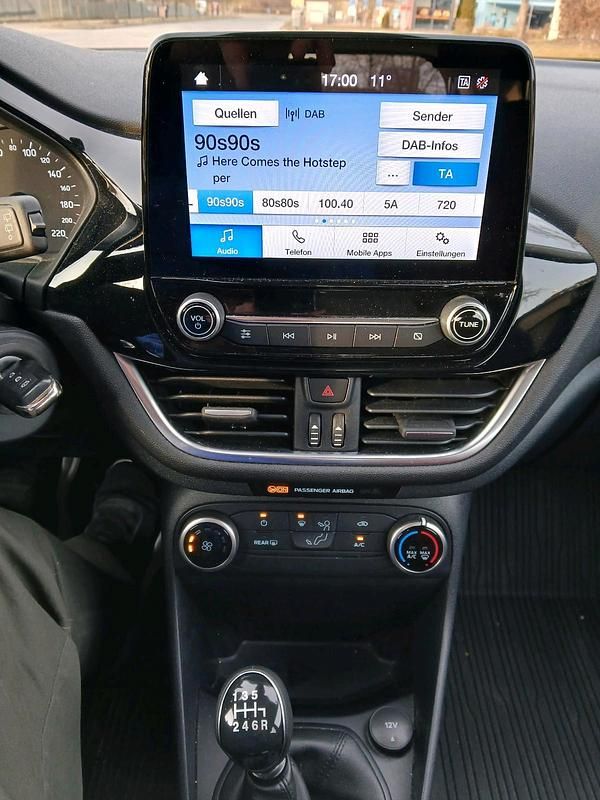 Gebraucht Ford Fiesta 95 PS (69 kW) 2020 Rot Kleinwagen