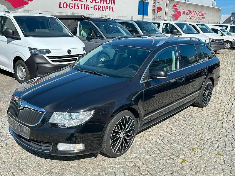 Schwarz Gebraucht 2011 Skoda Superb Elegance Kombi | 7.800 € (Teuer) - Bild 1/4