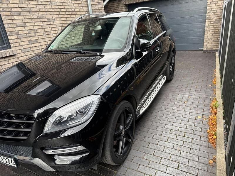 Schwarz Gebraucht 2014 Mercedes ML350 SUV | 18.000 € (Guter Preis) - Bild 1/4