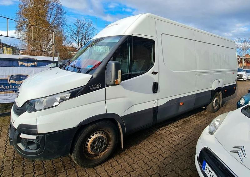 Gebraucht Iveco Daily 136 PS (100 kW) 2017 Weiß Van / Kleinbus