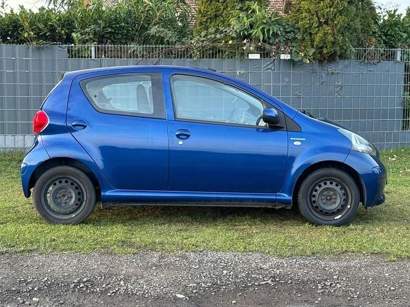 Gebraucht Toyota Aygo Cool 68 PS (50 kW) 2009 Blau Kleinwagen