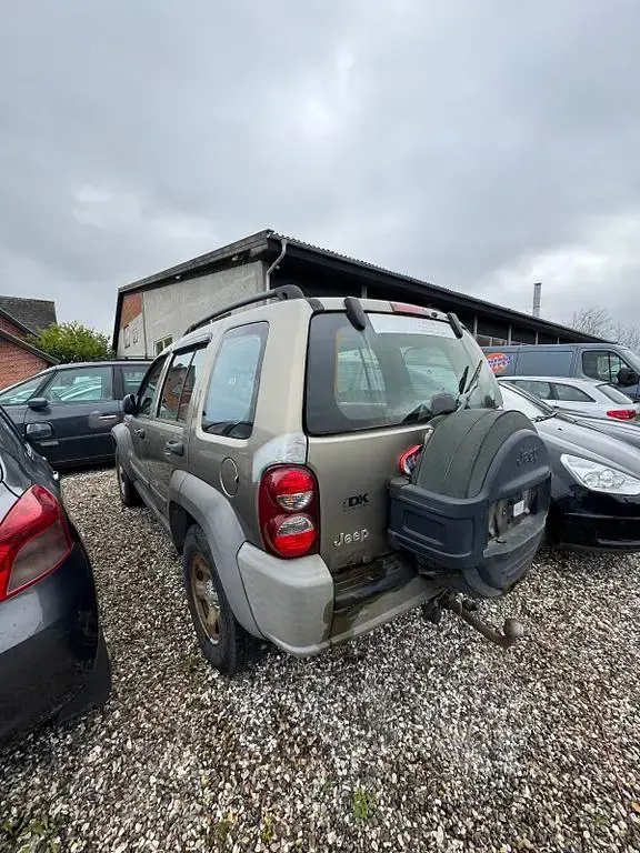Gebraucht Jeep Cherokee Sport 150 PS (110 kW) 2006 SUV