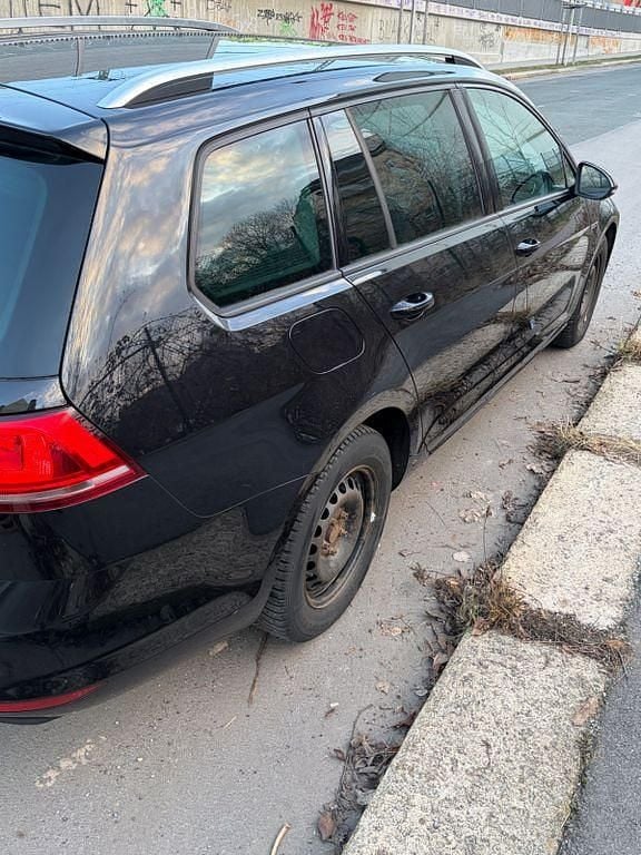 Gebraucht VW Golf VII LOUNGE 150 PS (110 kW) 2015 Schwarz Kombi