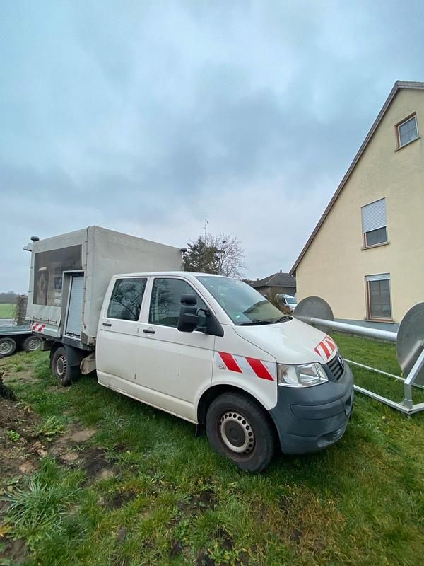 Weiß Gebraucht 2009 VW T5 Van | 8.950 € (Fairer Preis) - Bild 1/4