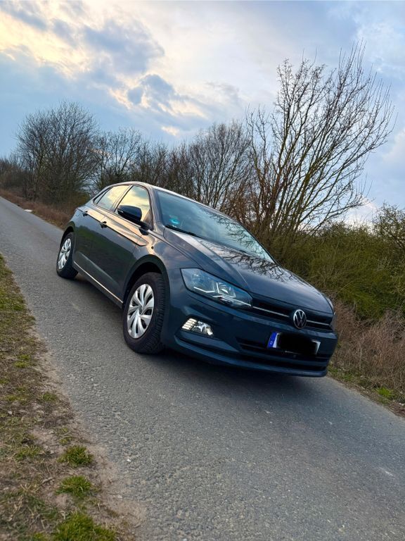 Grau Gebraucht 2021 VW Polo Comfortline Kleinwagen | 13.400 € (Fairer Preis) - Bild 1/4