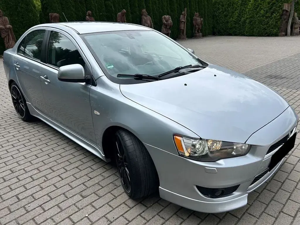 Gebraucht Mitsubishi Lancer Invite 143 PS (105 kW) 2010 Silber Limousine