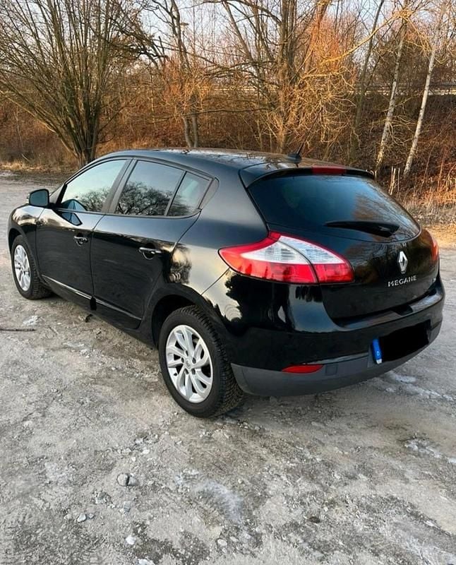 Gebraucht Renault Mégane LIMITED 116 PS (85 kW) 2014 Schwarz Limousine