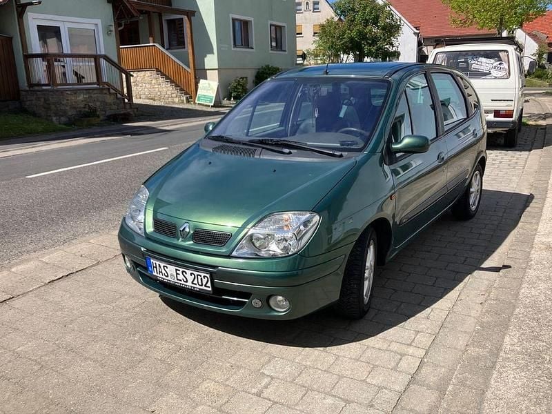 Second-hand Renault Scénic Expression 107 CP (78 kW) 2002 Verde Monovolum
