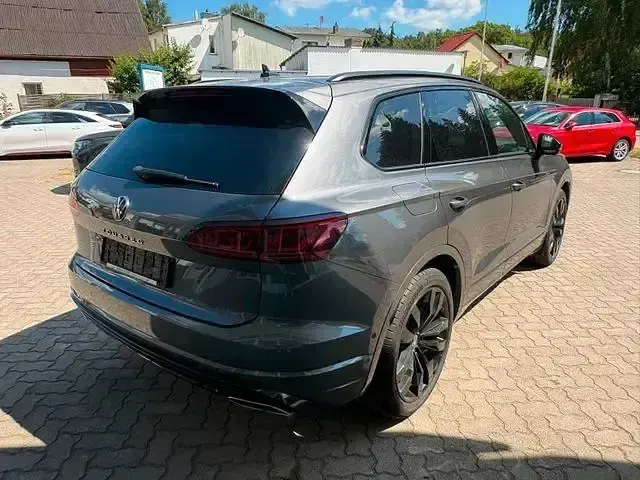Gebraucht VW Touareg Style 286 PS (210 kW) 2023 Grau SUV