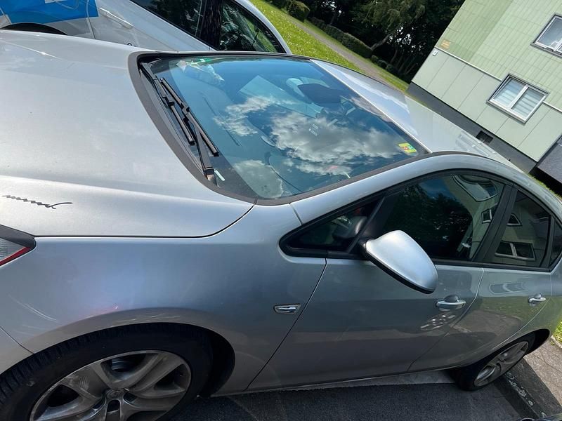 Gebraucht Opel Astra 116 PS (85 kW) 2010 Silber Limousine