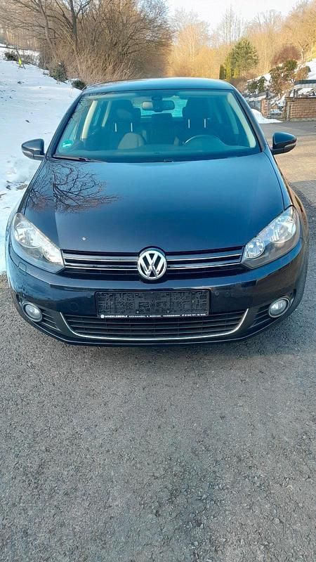 Gebraucht VW Golf VII 105 PS (77 kW) 2012 Schwarz Limousine