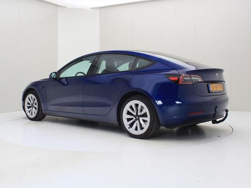 Usado Tesla Model 3 Standard Range 225 kW (306 CV) 2023 Azul Berlina
