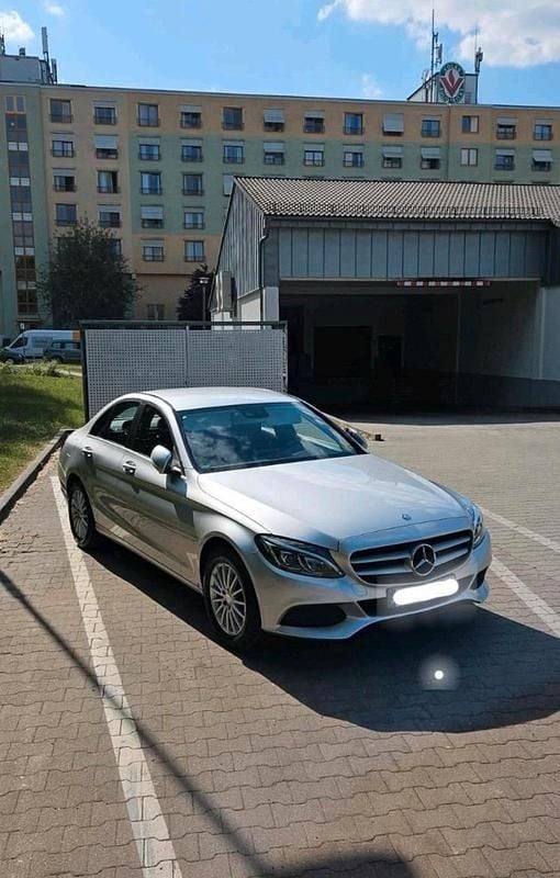 Gebraucht Mercedes C180 154 PS (113 kW) 2015 Silber Limousine