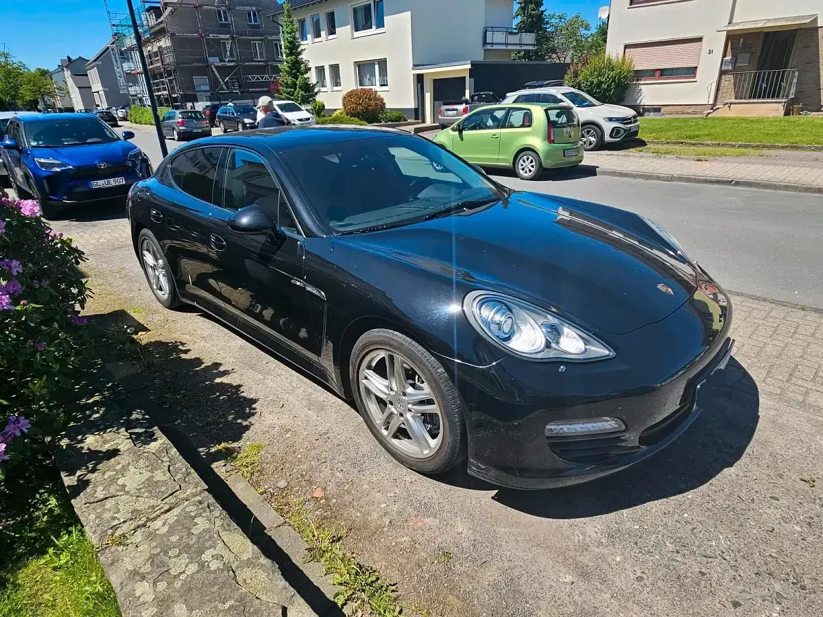 Gebraucht Porsche Panamera 250 PS (183 kW) 2012 Schwarz Kleinwagen