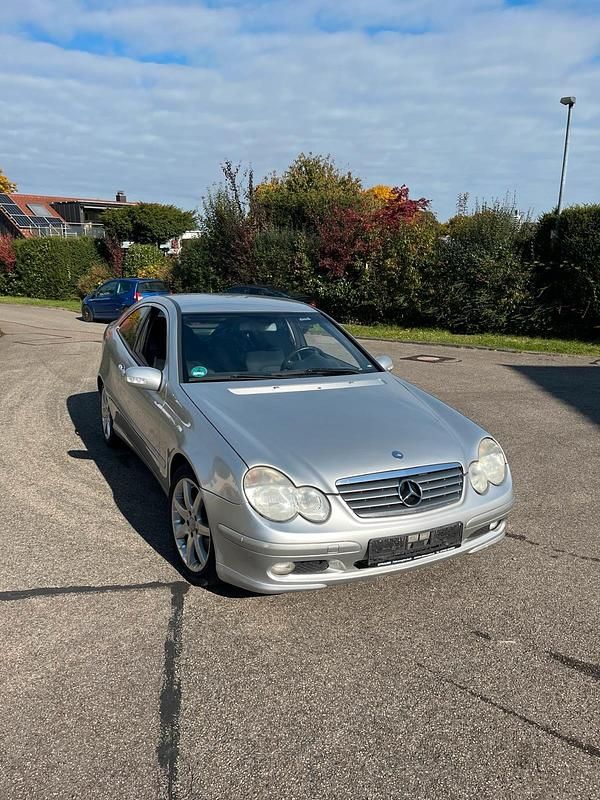 Silber Gebraucht 2003 Mercedes C200 Coupé | 3.000 € (Fairer Preis) - Bild 1/4