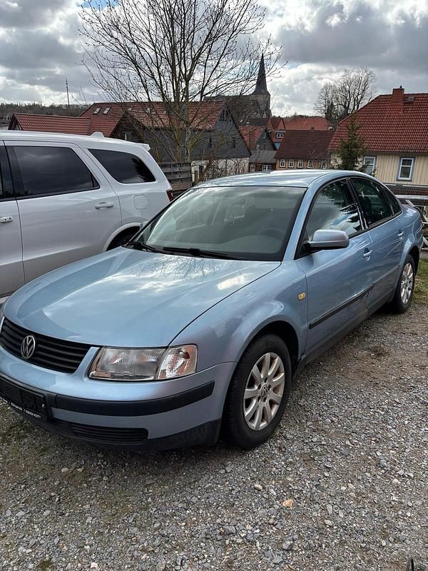 Gebraucht VW Passat 101 PS (74 kW) 1999 Blau Limousine
