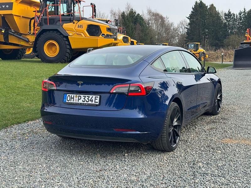 Gebraucht Tesla Model 3 Standard Range 208 kW (283 PS) 2022 Blau Limousine