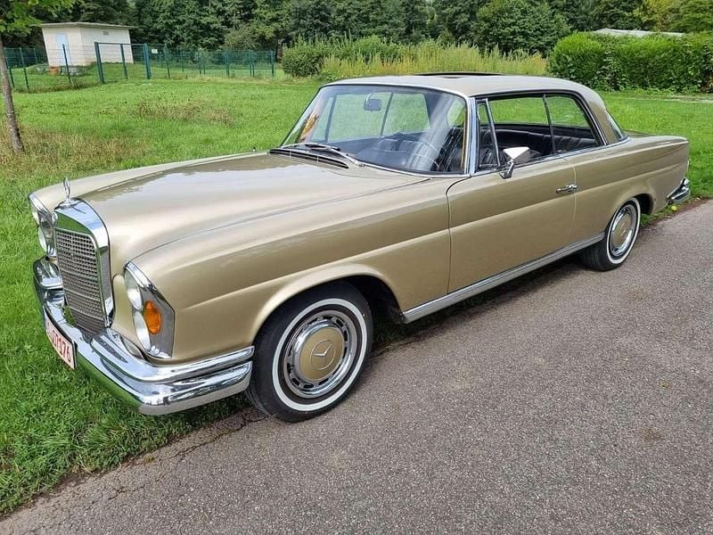 Gebraucht Mercedes W111 160 PS (117 kW) 1968 Beige Coupé