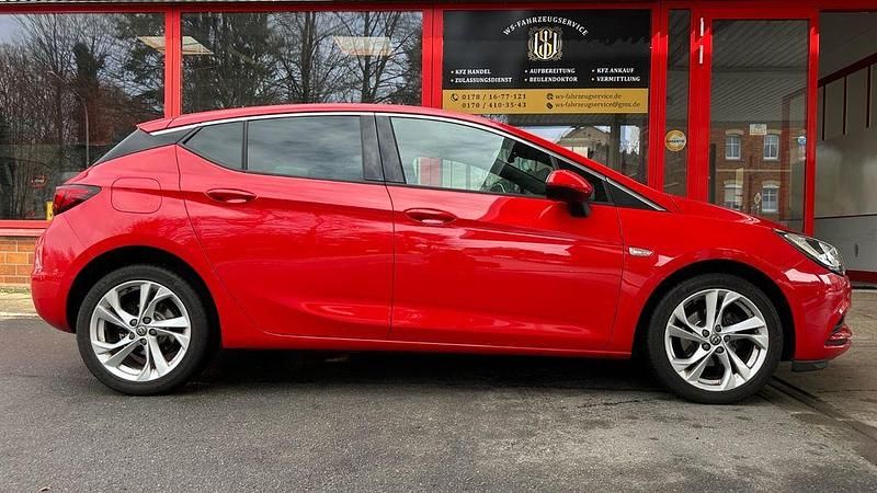 Gebraucht Opel Astra Dynamic 125 PS (91 kW) 2018 Rot Limousine