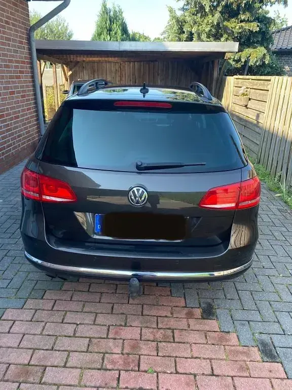 Gebraucht VW Passat 140 PS (102 kW) 2013 Braun Kombi