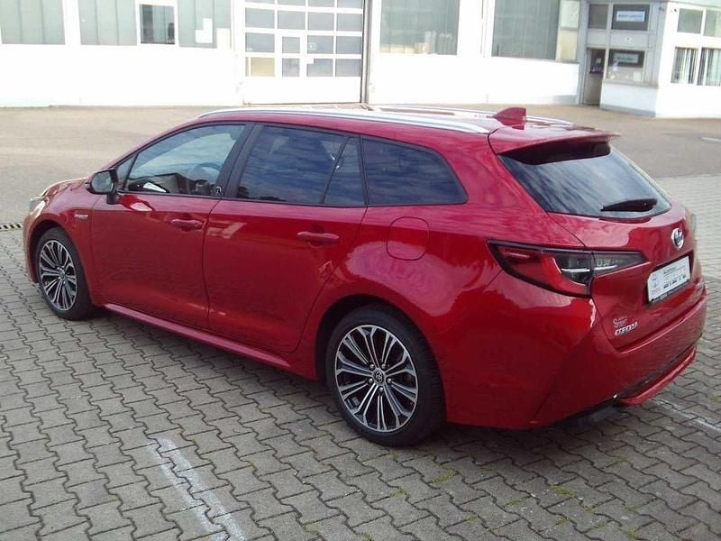 Gebraucht Toyota Corolla Team 152 PS (111 kW) 2022 Rot micametallic Kombi