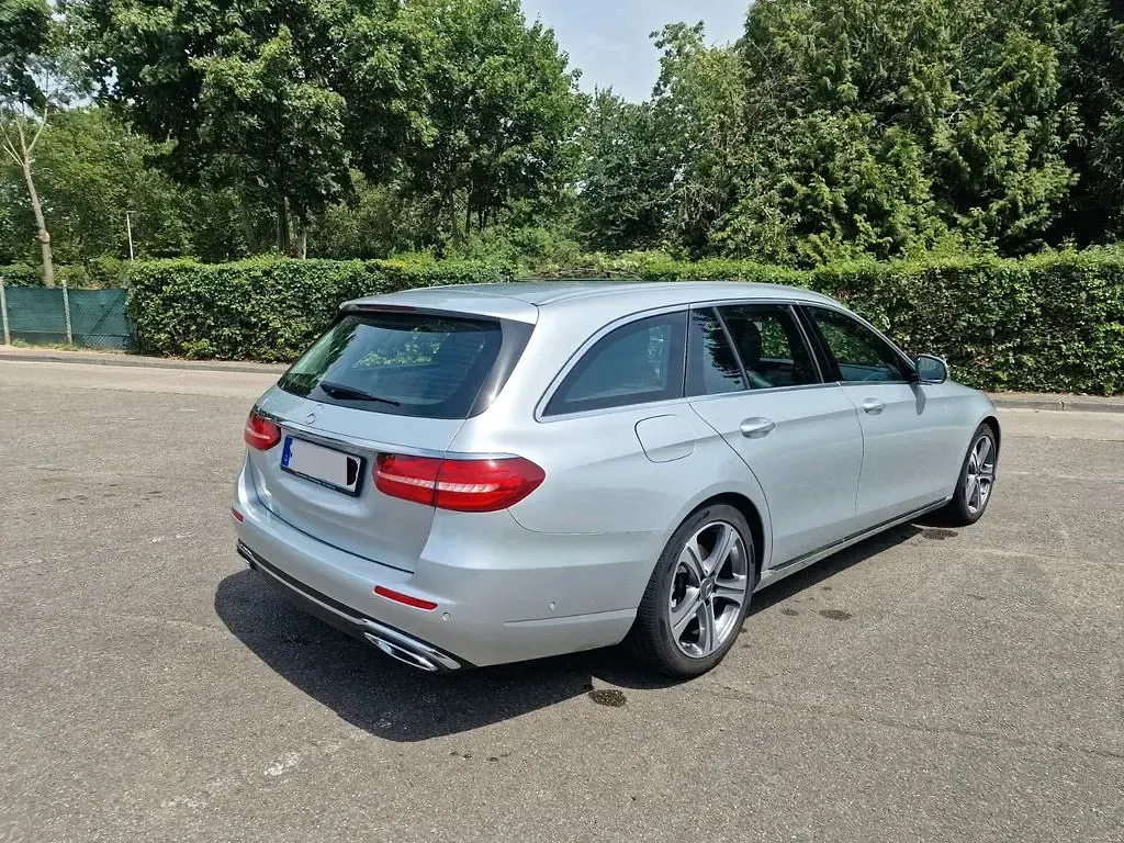 Gebraucht Mercedes E220 Avantgarde 194 PS (142 kW) 2016 Silber Limousine