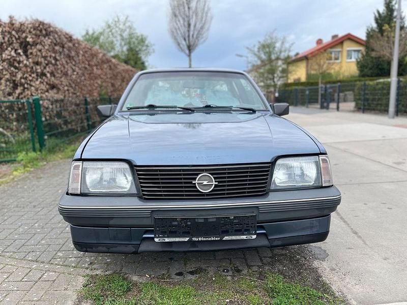 Gebraucht Opel Ascona 75 PS (55 kW) 1988 Blau Limousine