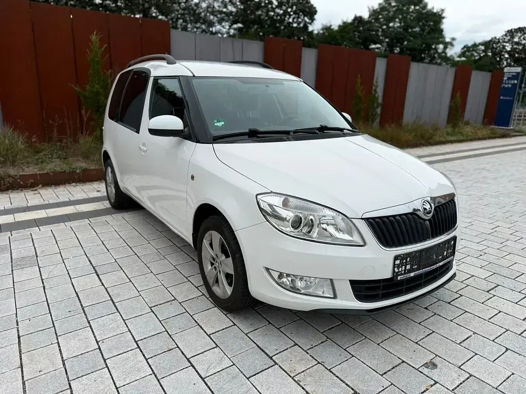 Gebraucht Skoda Roomster 86 PS (63 kW) 2014 Weiß Van / Kleinbus