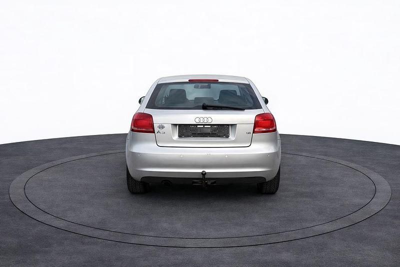 Gebraucht Audi A3 Attraction 102 PS (75 kW) 2010 Silber Kleinwagen